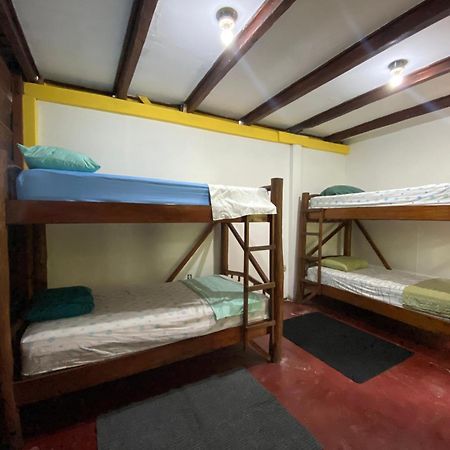 Casa De La Iguana Hostel Lívingston Εξωτερικό φωτογραφία