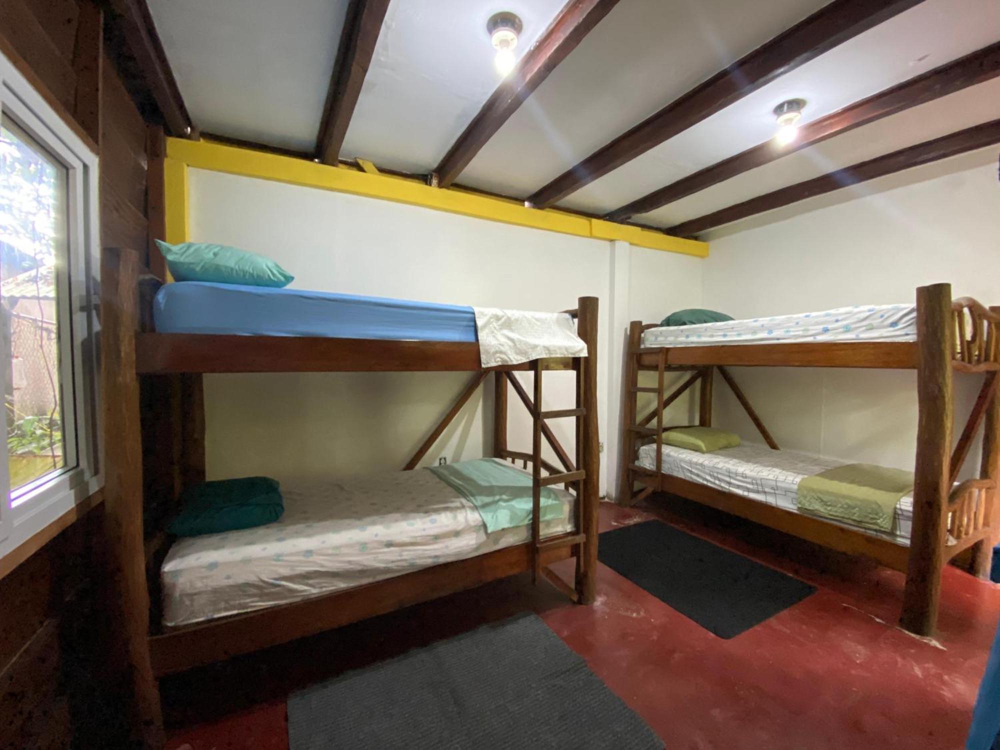 Casa De La Iguana Hostel Lívingston Εξωτερικό φωτογραφία