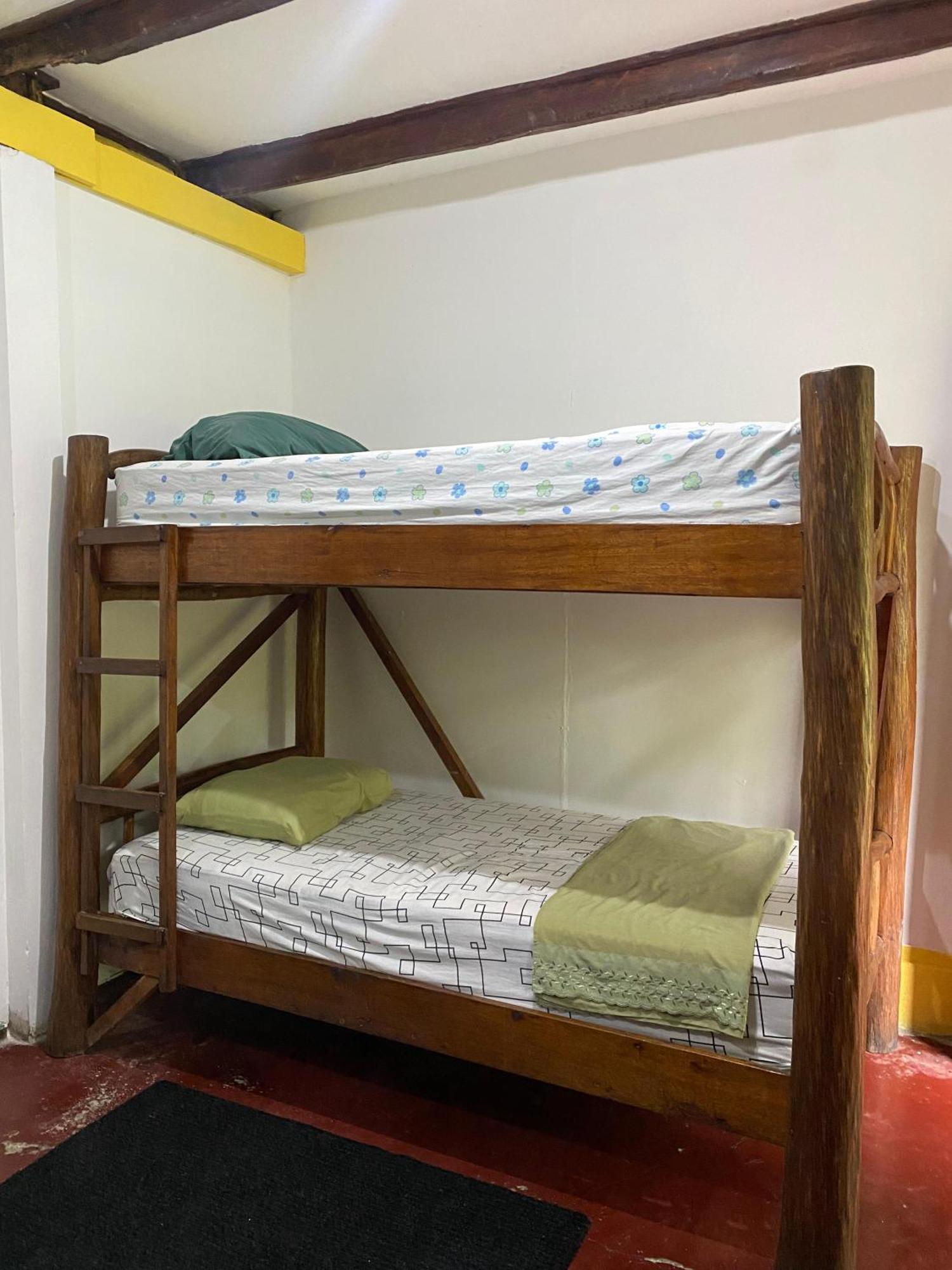 Casa De La Iguana Hostel Lívingston Εξωτερικό φωτογραφία